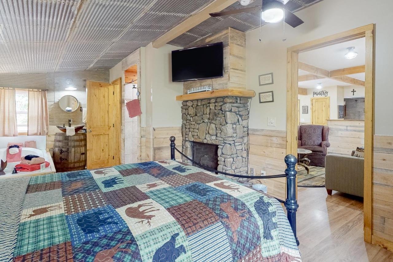 سيفيرفيل Bear Caves At Black Bear Cottages المظهر الخارجي الصورة